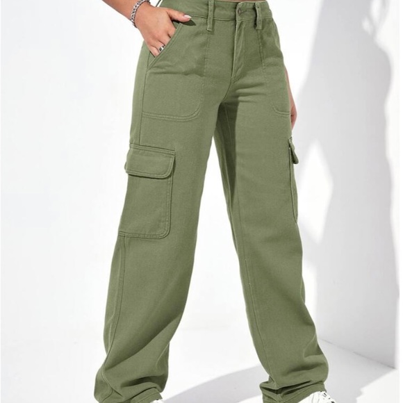 Cargo Jeans - Picture 2 of 4